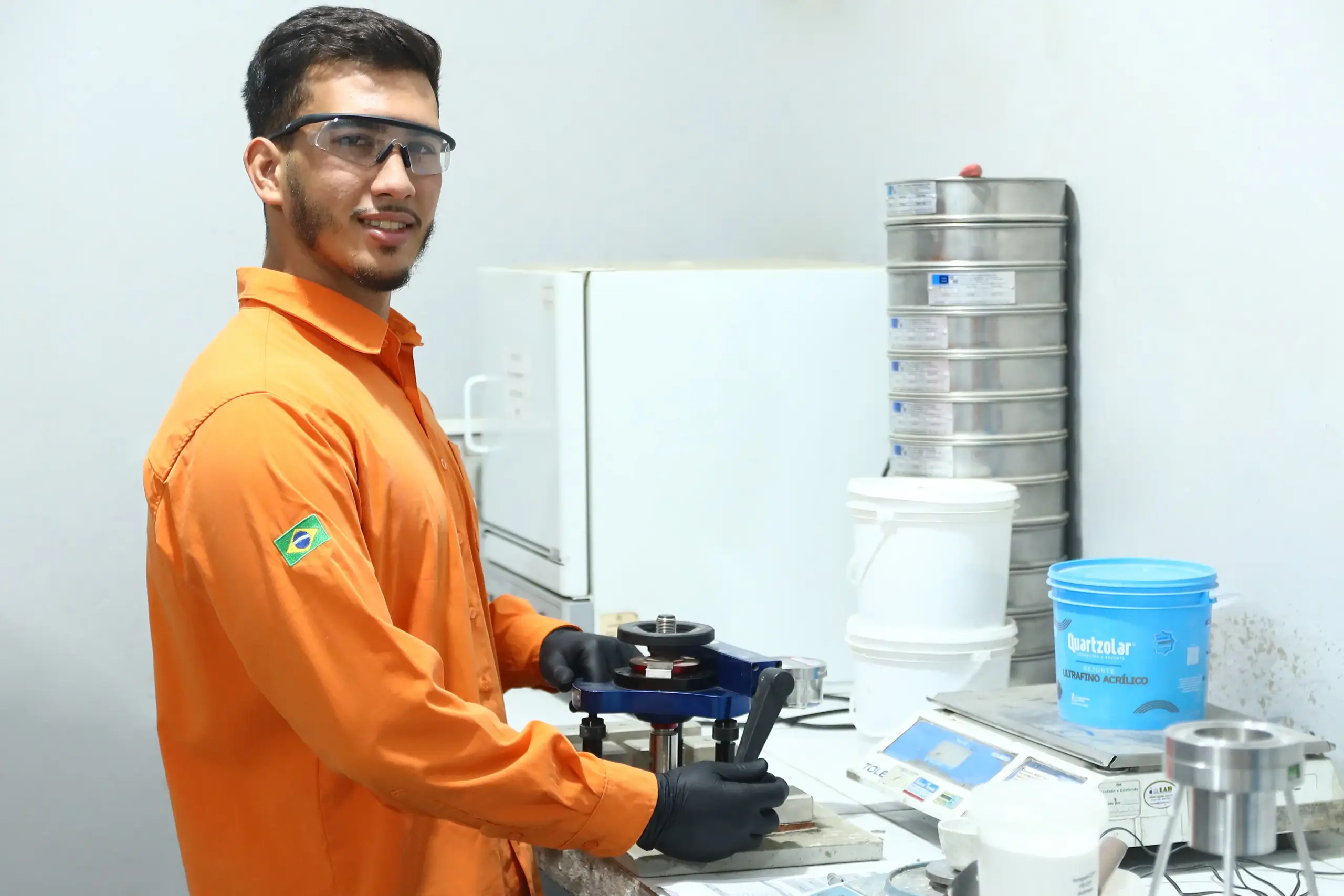 Laboratório Quartzolar